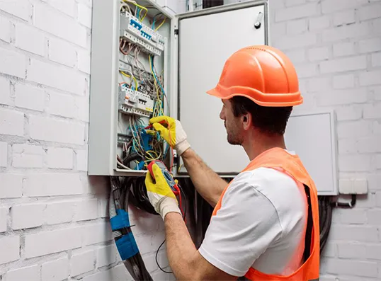 Eletricista no Jardim Santo Onofre em Taboão da Serra